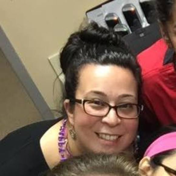 Meet your Posher, April - Picture 1 of 1